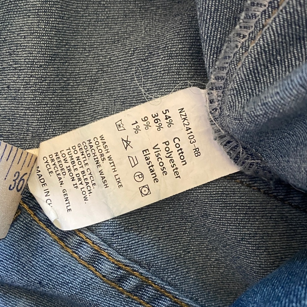 Wide-Leg Blue Jeans - Picture 4 of 10